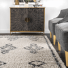Large Rug Off-White Rug Boho Look Design With a Diamond Pattern 5' 3" x 7' 7"